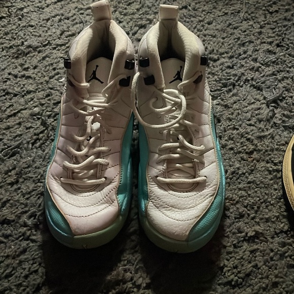Used Jordan 12s Size 5.5 Y